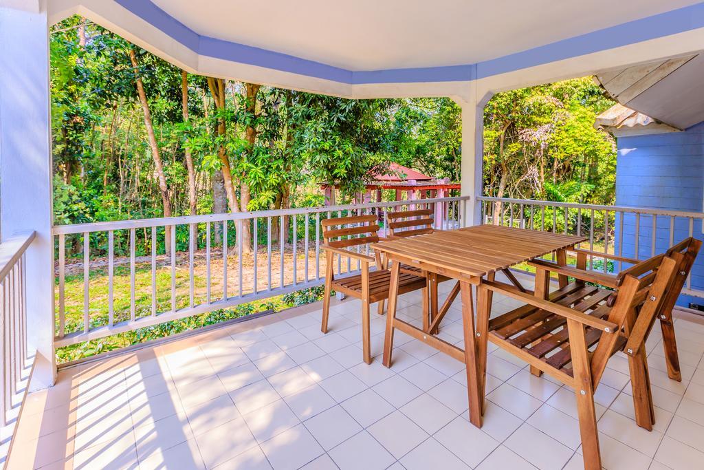 Brookside Valley Resort Rayong Exteriör bild