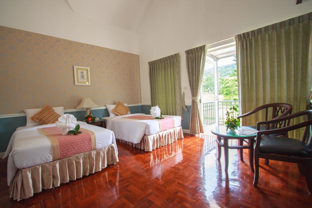 Brookside Valley Resort Rayong Exteriör bild