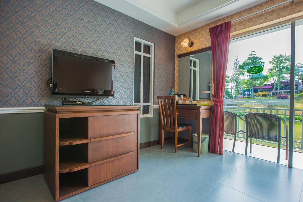 Brookside Valley Resort Rayong Exteriör bild