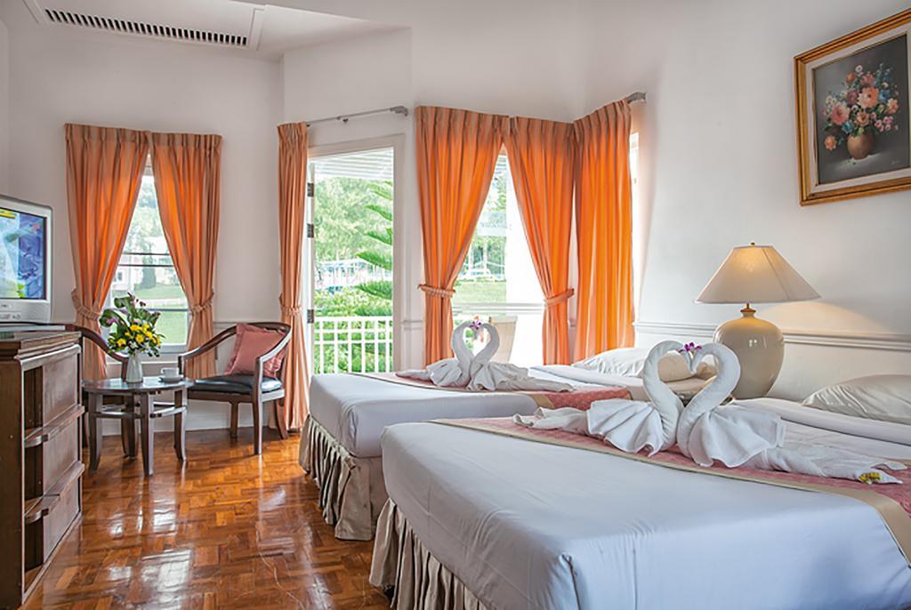 Brookside Valley Resort Rayong Exteriör bild