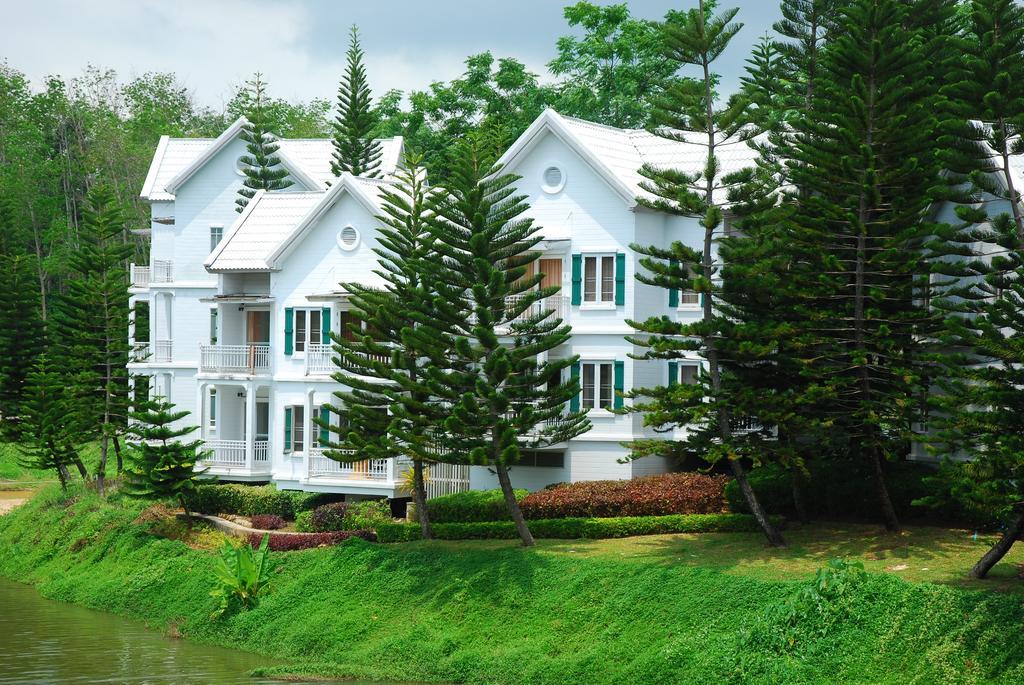 Brookside Valley Resort Rayong Exteriör bild